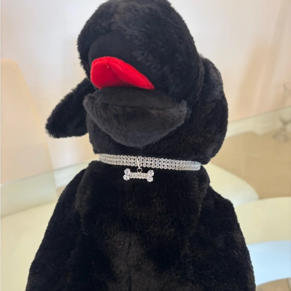 Glam Diamond collar with a diamond bow for your furry animals. All brand new .